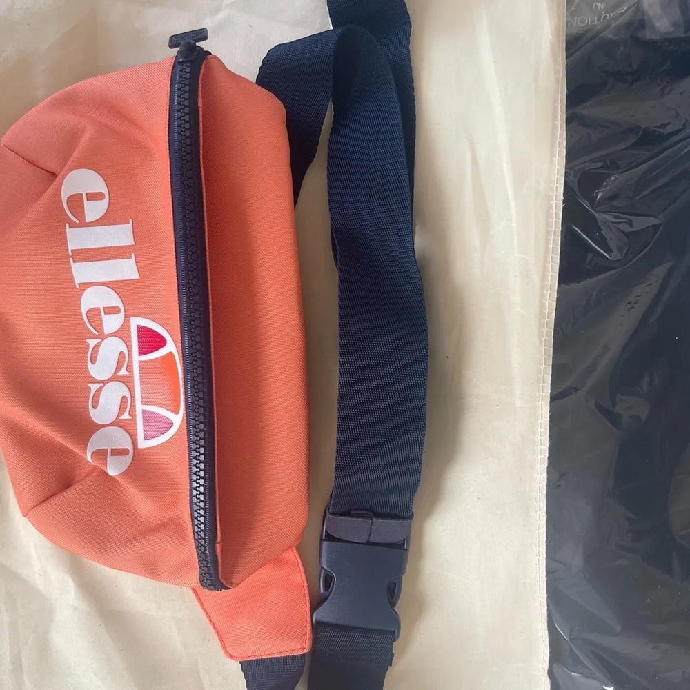 Ellesse Coral Belt Bag with Logo - Picture 4 of 7